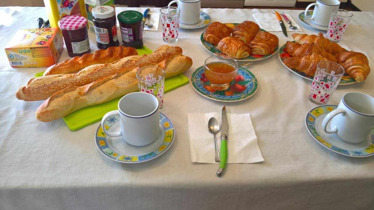 Bed and Breakfast Chez Naomi Saint-Jean-de-Cornies Exteriér fotografie